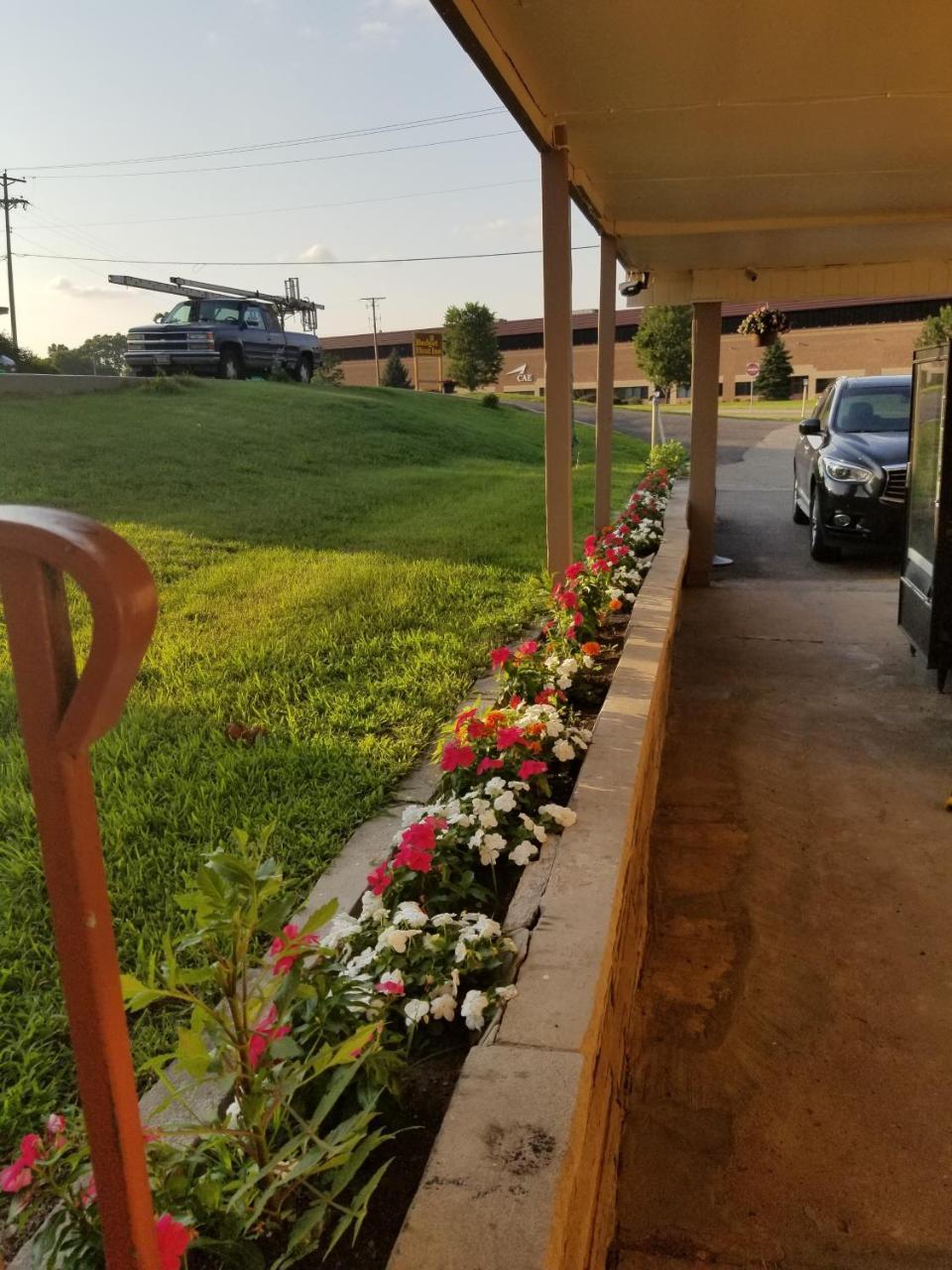 Budget Inn And Suites Eagan Dış mekan fotoğraf
